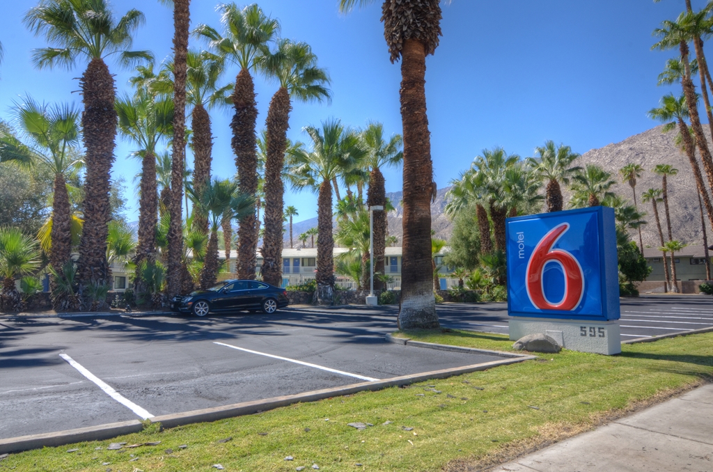Motel 6 Palm Springs CA East Palm Canyon - photo 6