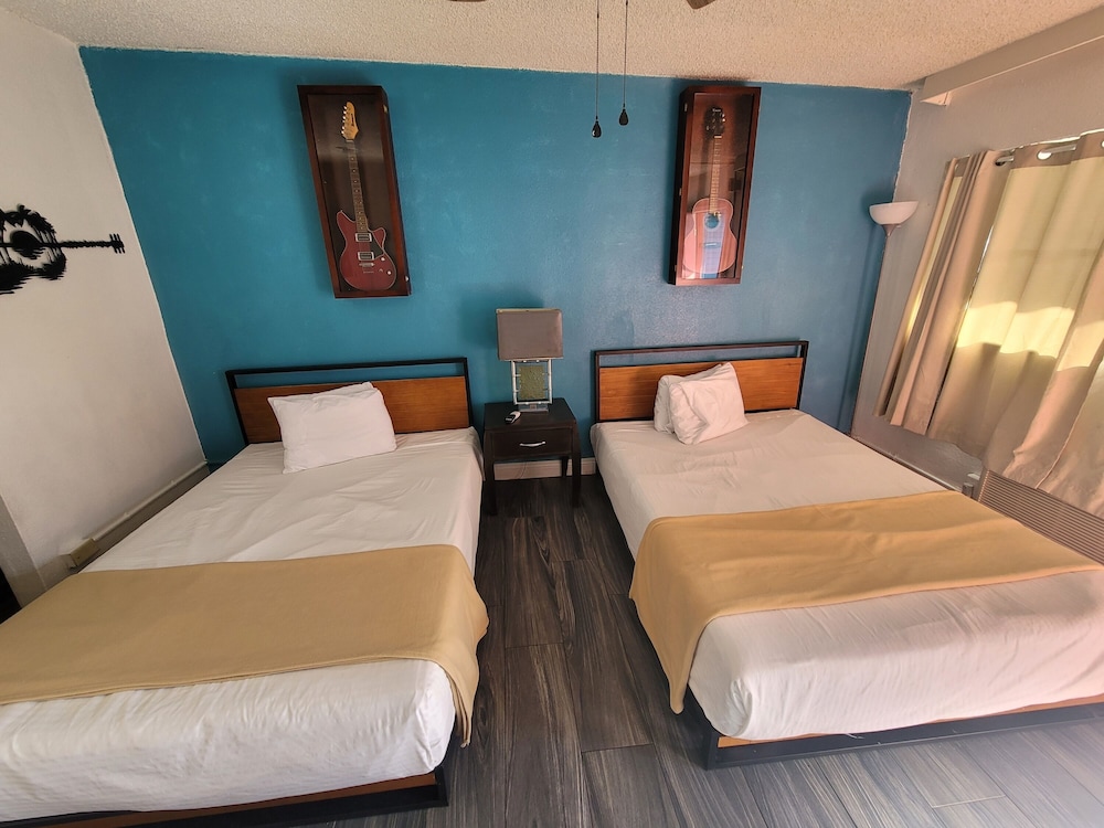 Desert Hills Motel - photo 34