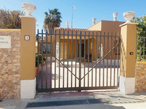 Villa Obelix — 4-Star Luxury Hotel in Mazara Del Vallo, Italy