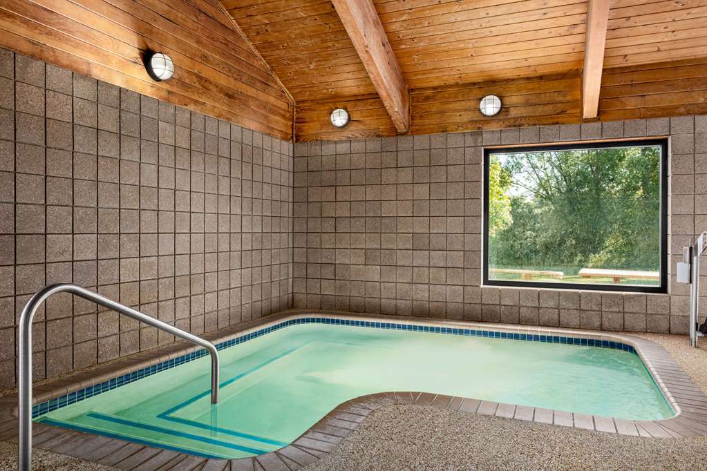 AmericInn by Wyndham Baudette - photo 16