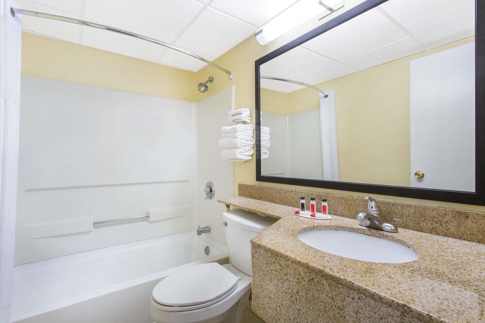 Days Inn Leominster Fitchburg Area - photo 22