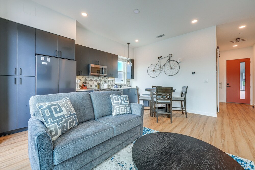 Pet friendly New Braunfels Condo w Shared Pool — 4-Star Luxury Hotel in New Braunfels, United States