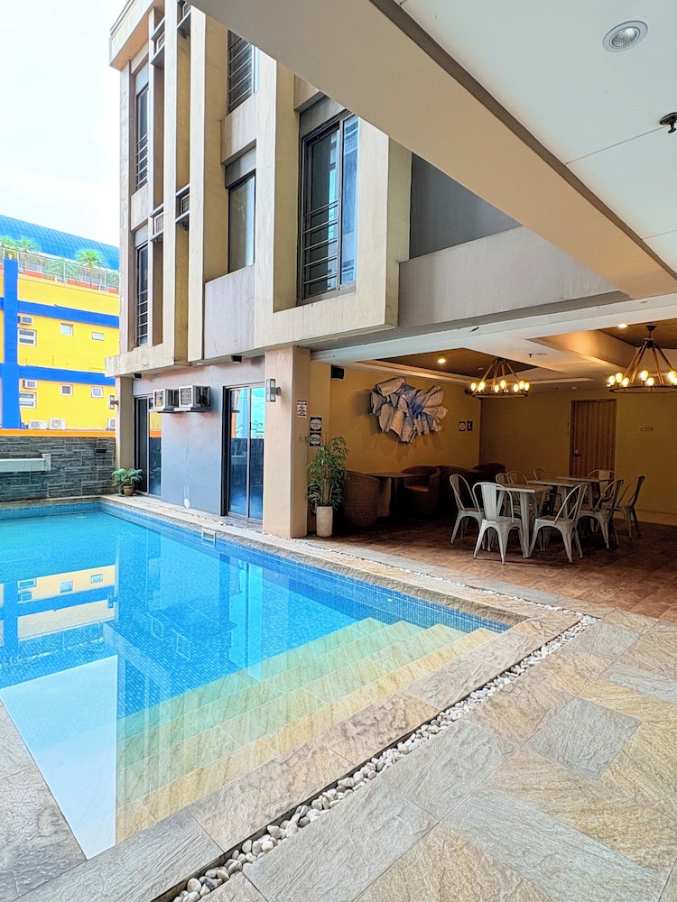 Pacific Park Hotel in Quezon, Philippines