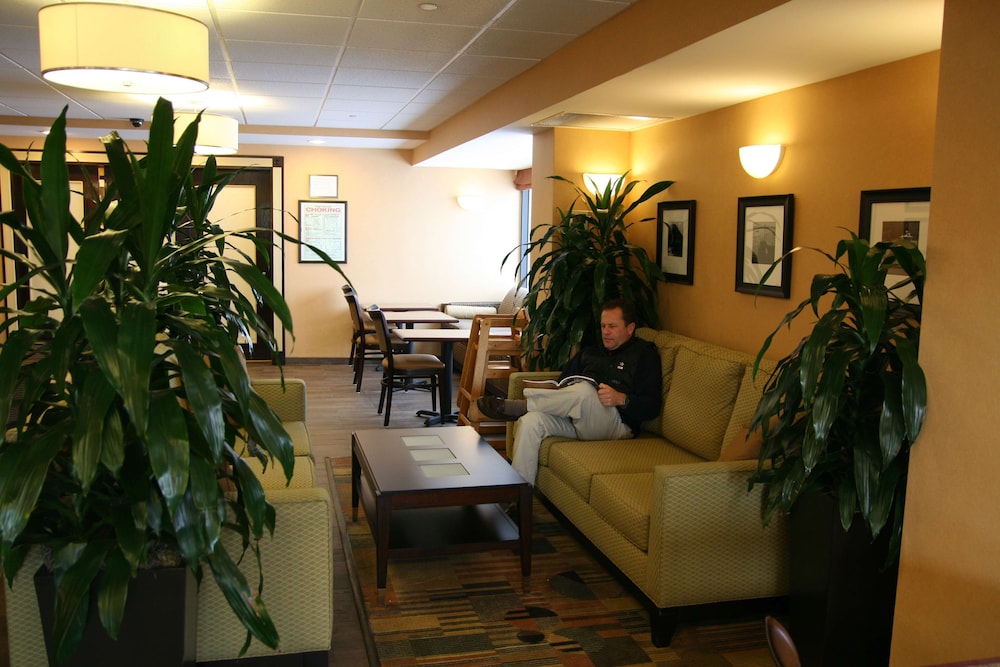 Hampton Inn Long Island Commack - photo 4