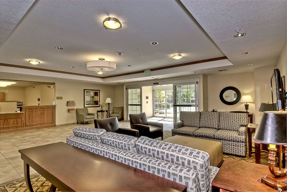 Candlewood Suites Burlington South by IHG - photo 26