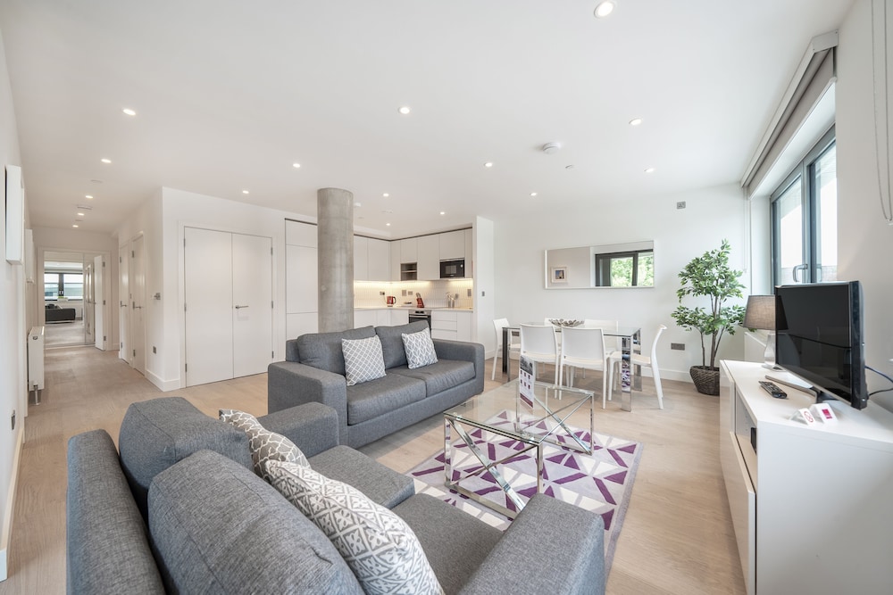 Roomspace Apartments Oasis Way — 4-Star Luxury Hotel in Wembley, United Kingdom