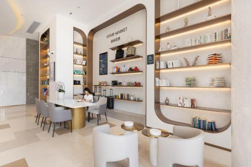 Atour Hotel Zhongshan Nantou Haiya Colorful City in Zhongshan, People's Republic of China