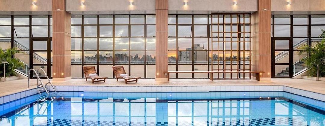 Flat Avenida Independencia in Porto Alegre, Brasil