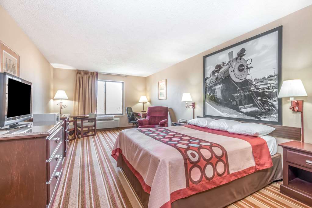 Super 8 by Wyndham Salina I 70 - photo 14
