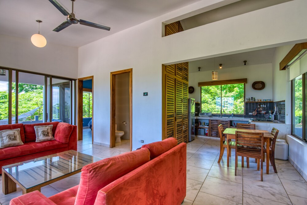 Ananda Guesthouse — 4-Star Luxury Hotel in Altagracia, Nicaragua