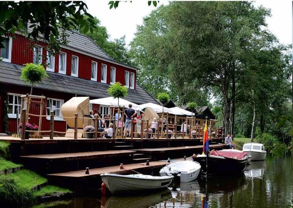 Hotel Bootshaus - carbon neutral hotel in Aurich