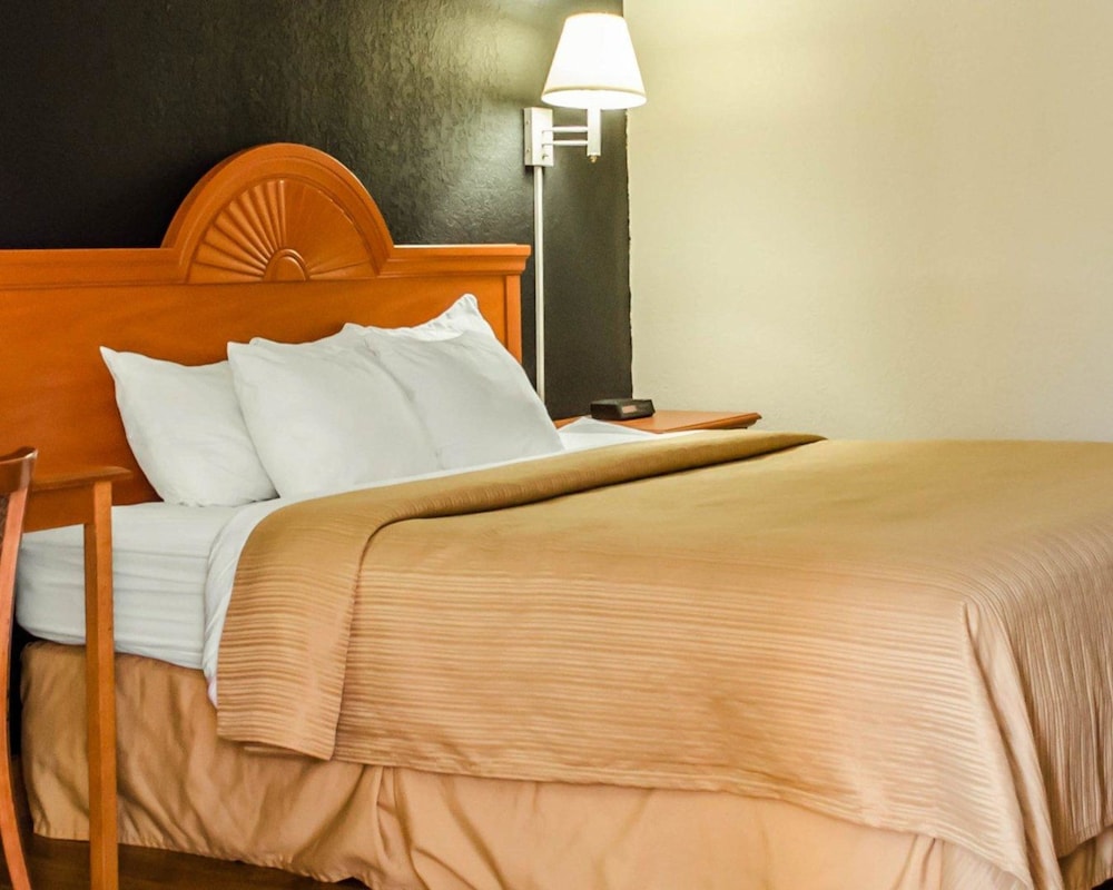 Days Inn by Wyndham Eglin AFB - photo 9