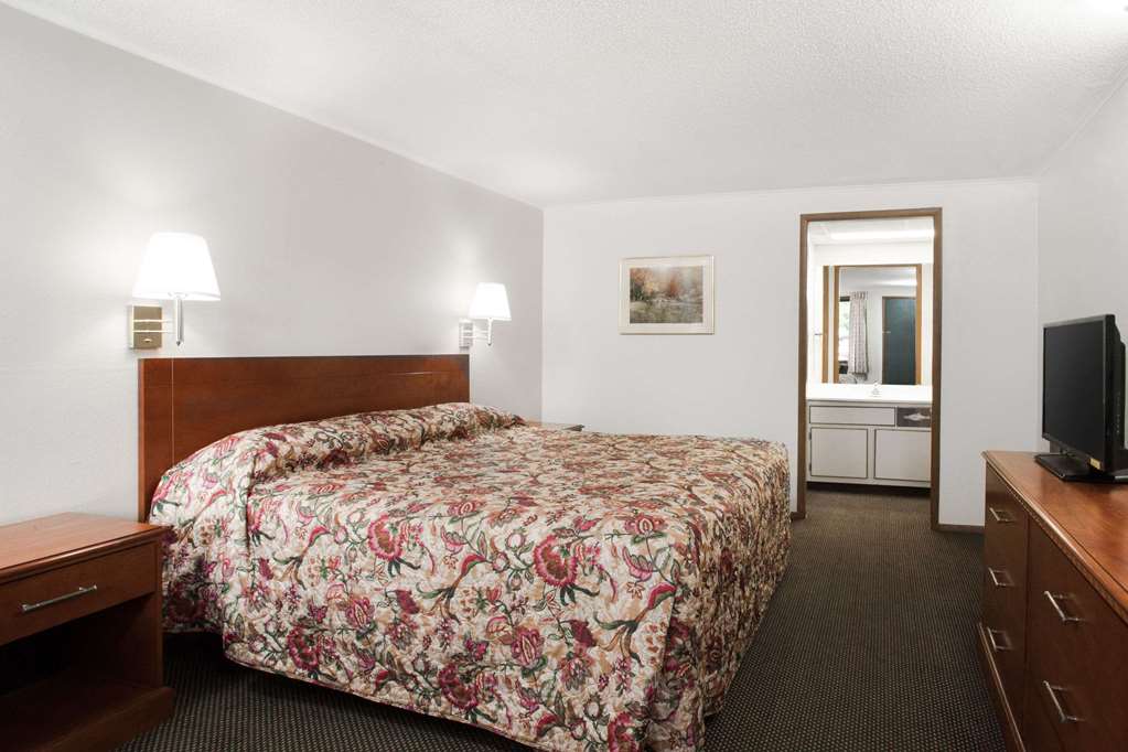 Knights Inn Pittston - photo 14