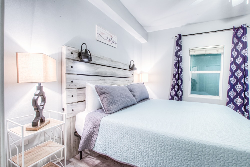 Laketown Wharf Resort by Aneliya's Rentals - photo 258