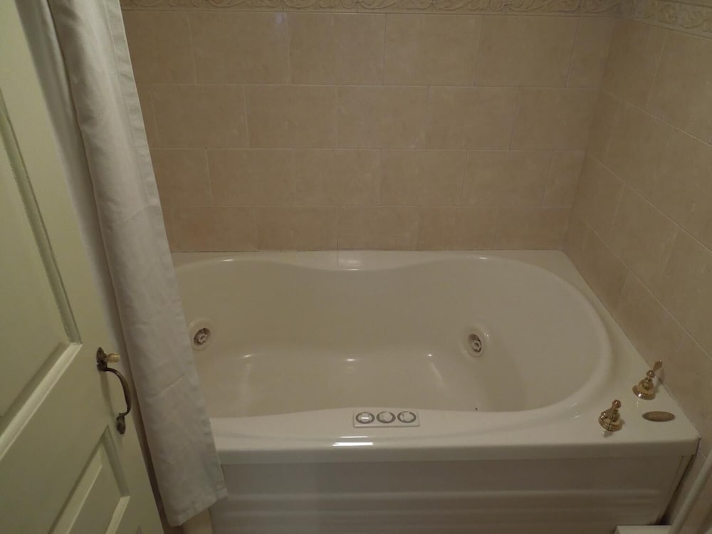 Admiral Farragut Inn - photo 21