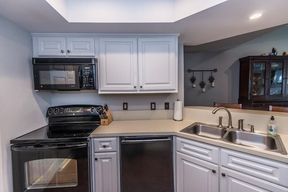406 Yacht Harbor Court - photo 12