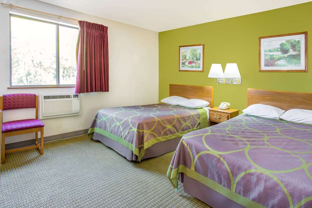 Super 8 by Wyndham Richmond Broad Street - photo 12