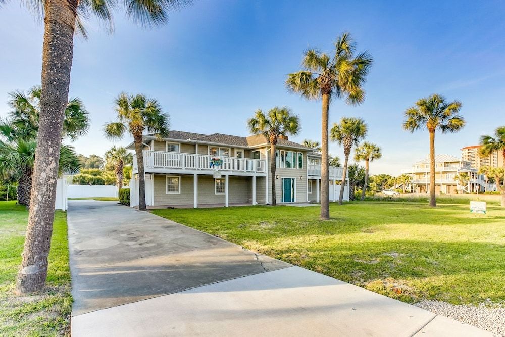 Key West House 2nd Row Beach House Cherry Grove — 4-Star Luxury Hotel in Myrtle Beach, United States