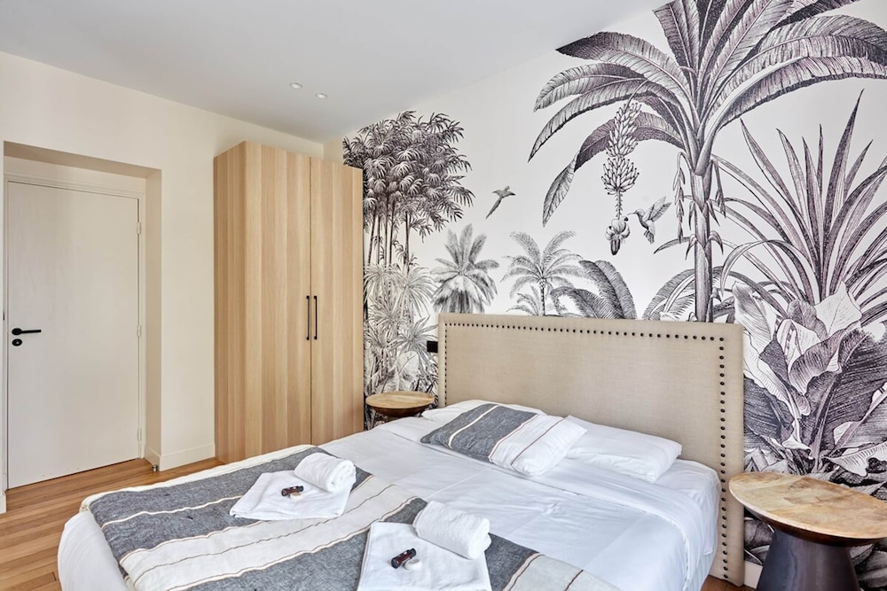 Modern Apartment Invalides Eiffel Tower — Paris — photo 3