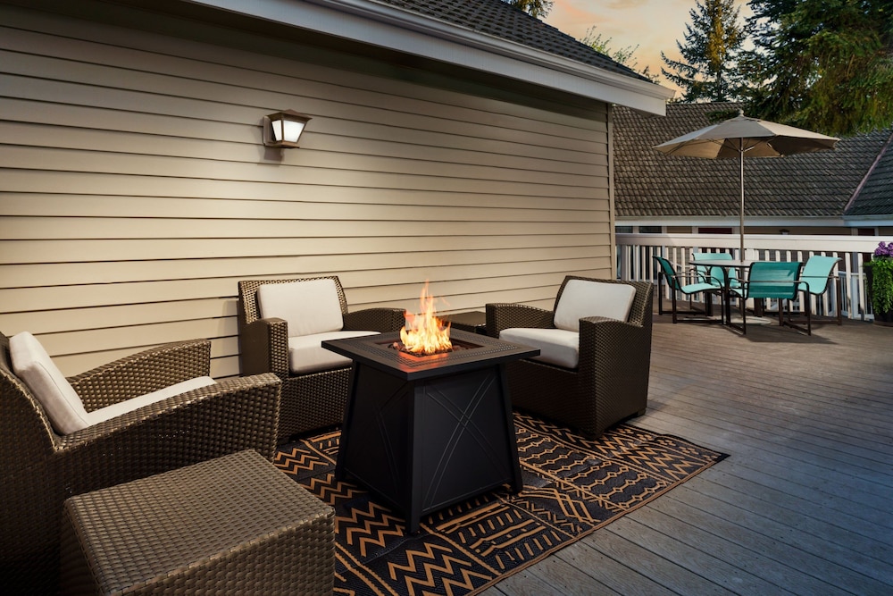 Residence Inn by Marriott Seattle Bellevue - photo 30