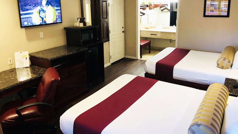 Dynasty Suites Hotel Riverside - photo 26