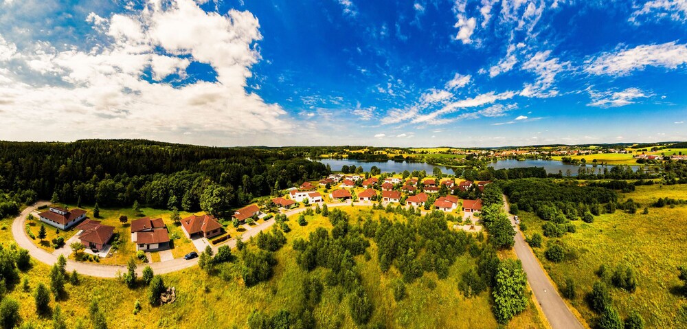 Amenity Resort Ceska Kanada — hotel in Nova Bystrice
