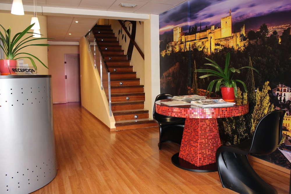 Hotel La Curva — Albolote