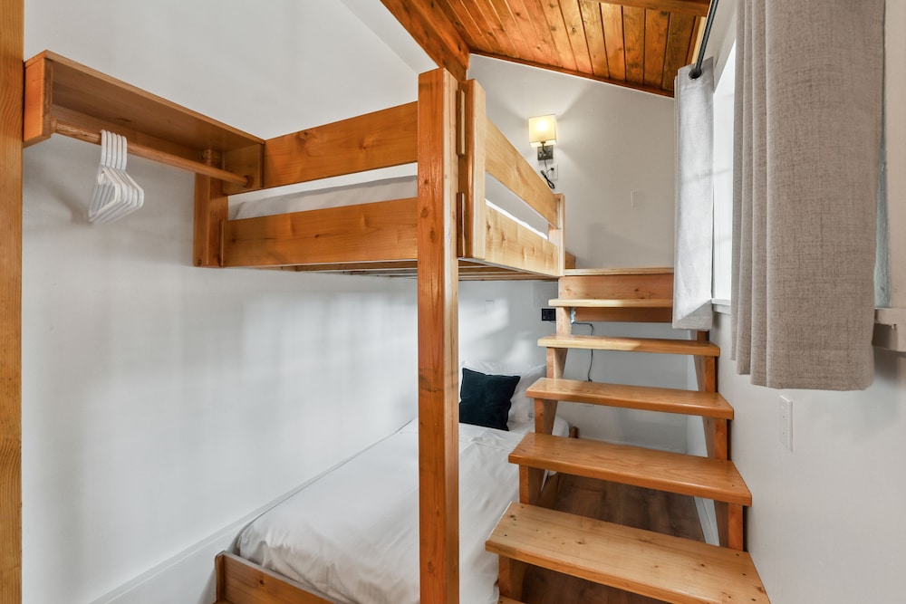 Tahoe Mountain inn - photo 38