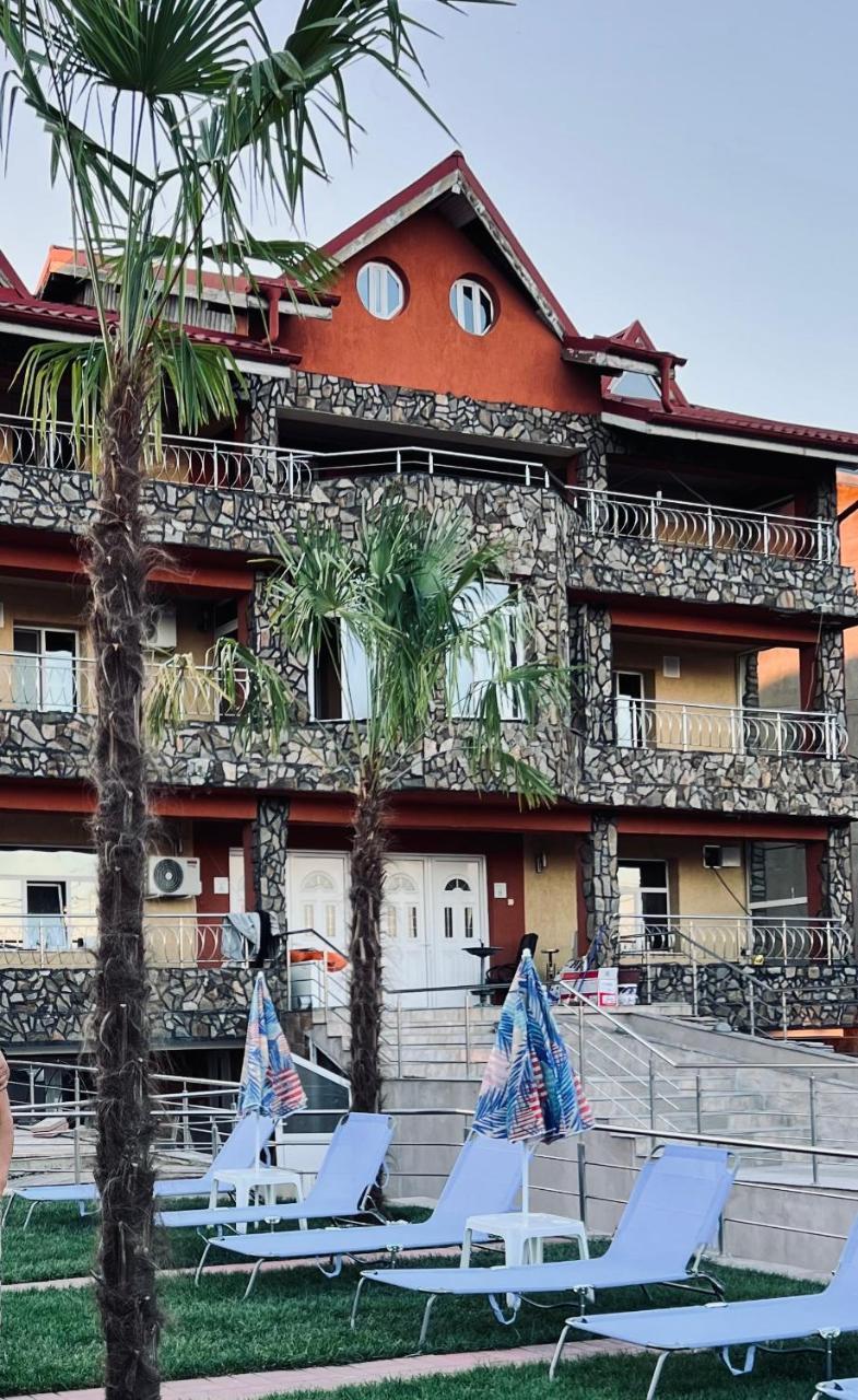 Hypnotic Villa Pitesti — 4-Star Luxury Hotel in Pitesti, Romania