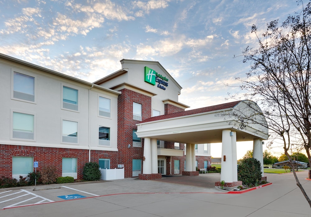 Holiday Inn Express Hotel & Suites Cleburne by IHG - photo 43