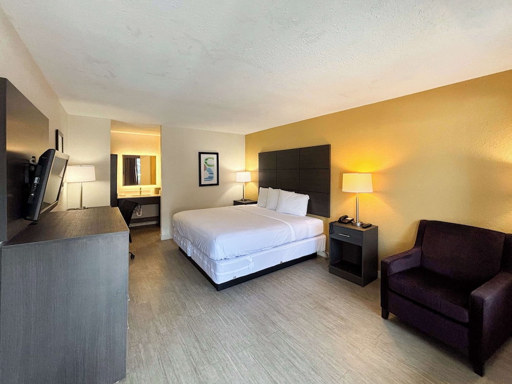 Sunset Inn Northlake - photo 12