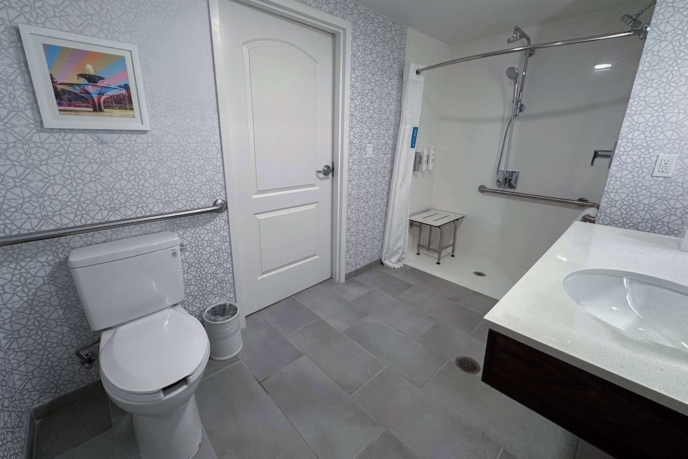 Hampton Inn Fremont - photo 30