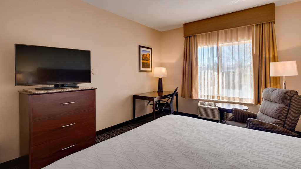 Best Western Plus Gateway Inn & Suites - photo 13