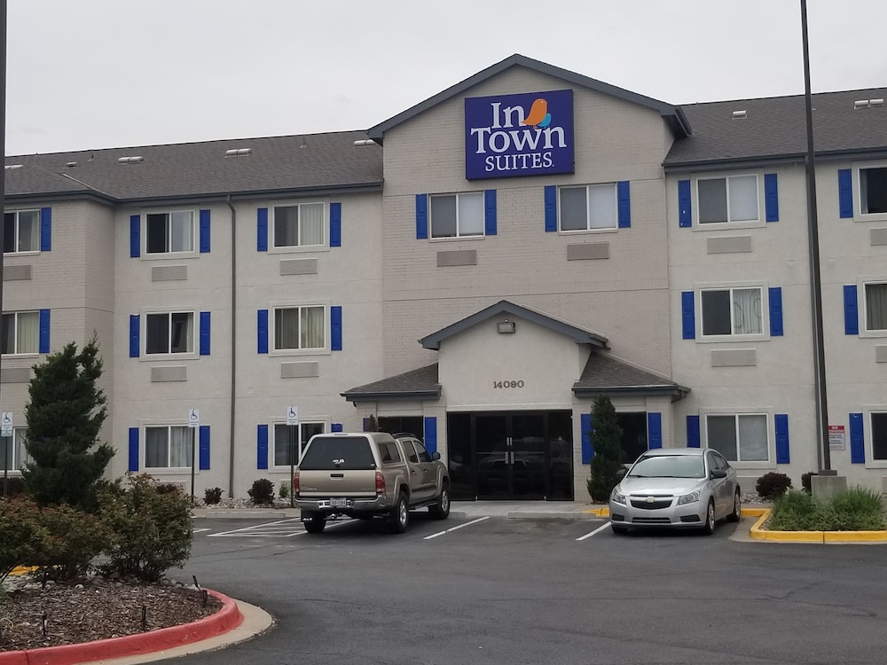 InTown Suites Extended Stay Select Denver Aurora South - photo 26