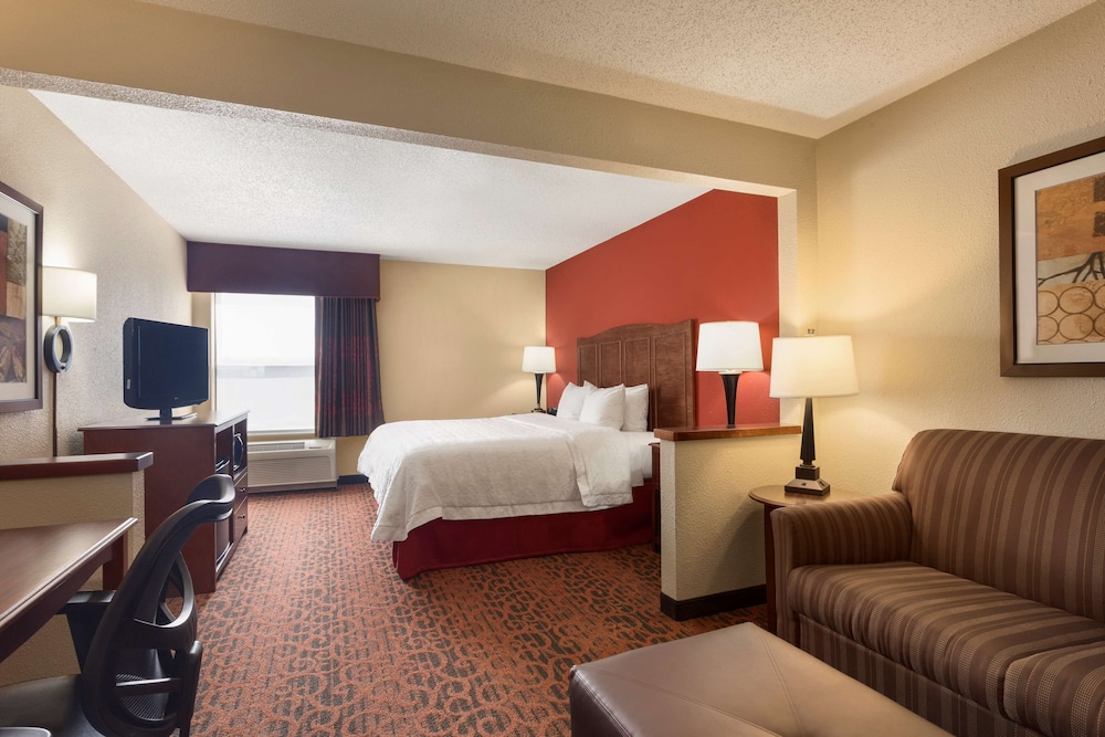 Hampton Inn Shawnee - photo 9