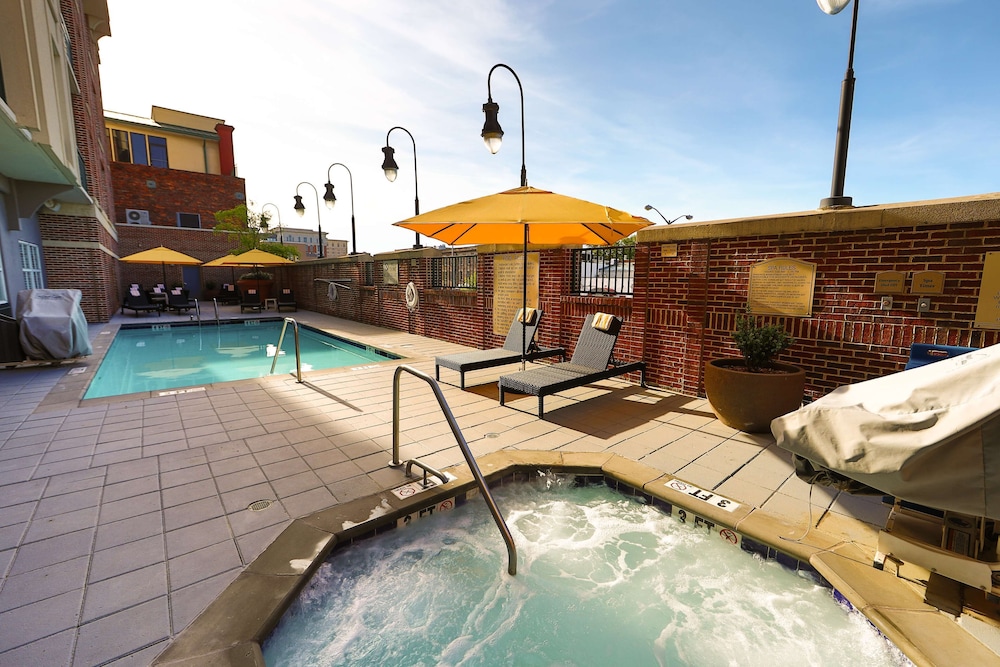 Hilton Garden Inn Savannah Historic District - photo 75
