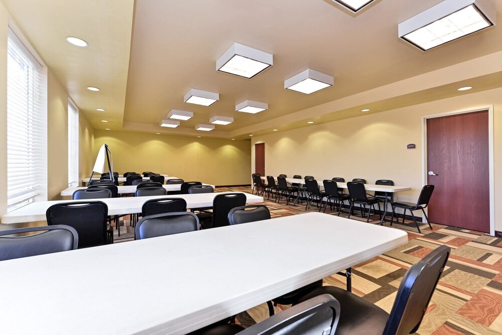 Express Inn & Suites - photo 33
