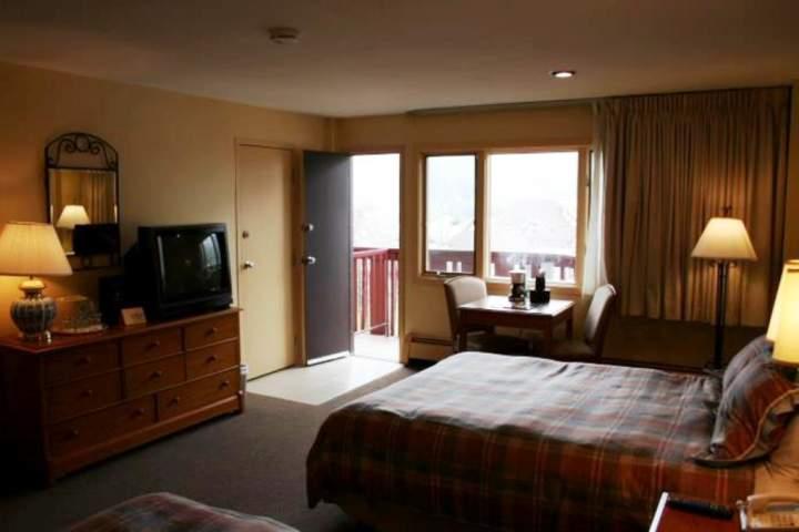 Lionshead Inn - photo 12