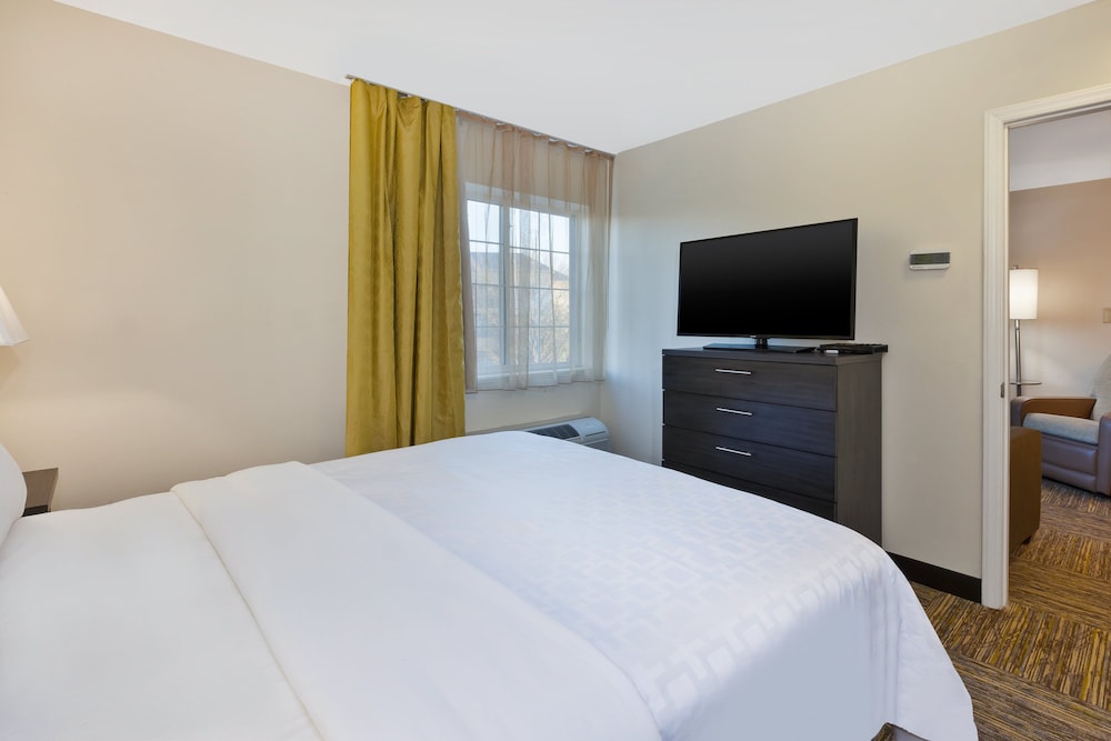 Candlewood Suites Huntersville by IHG - photo 9