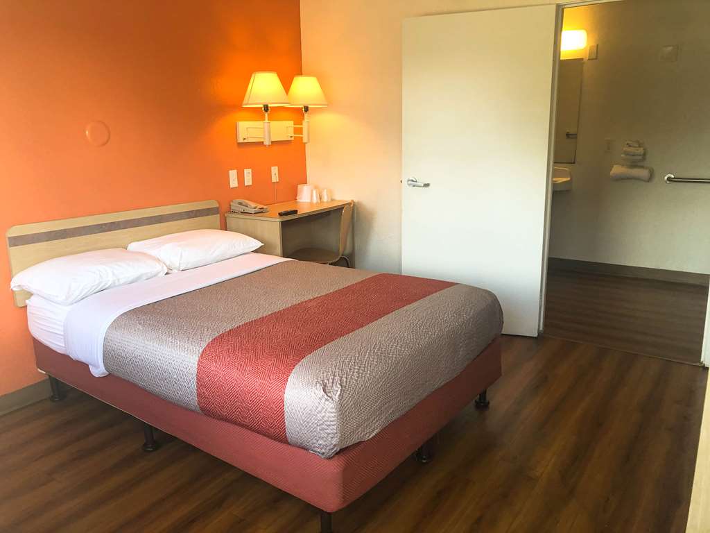 Motel 6 Jacksonville FL Orange Park - photo 15