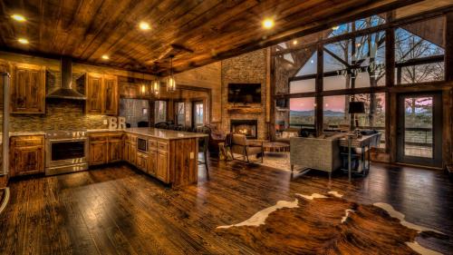 Falcons Lair in Blue Ridge, United States