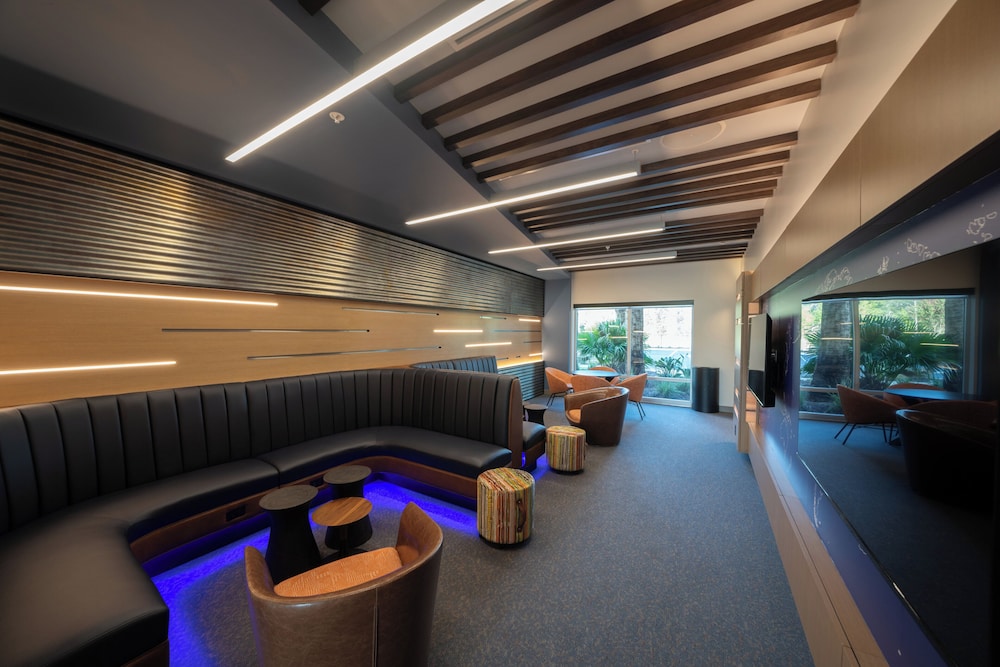 Holiday Inn Express & Suites Fort Walton Beach Eglin Area by IHG - photo 85