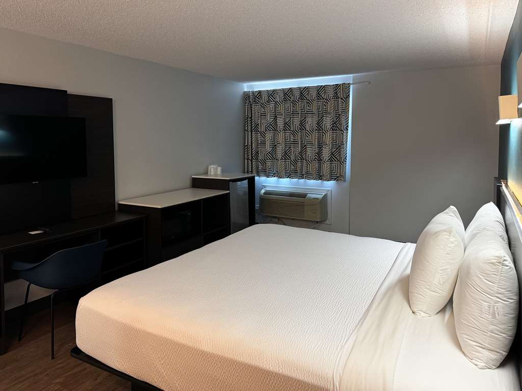 Studio 6 Suites Carson CA - photo 17