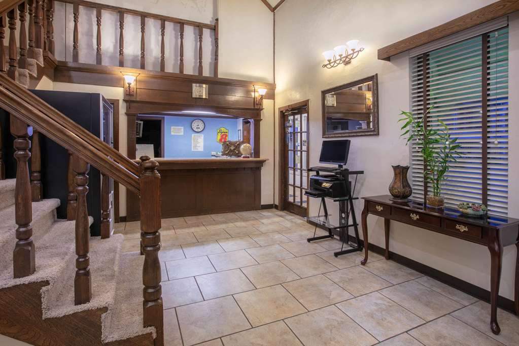 Super 8 by Wyndham City of Moore - photo 3