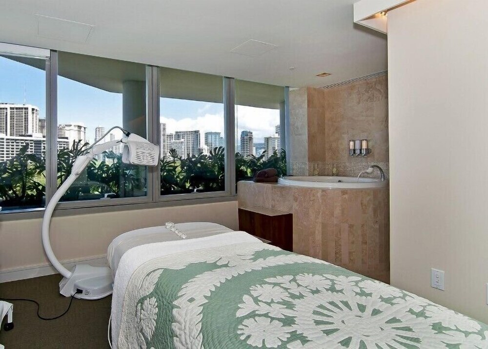 Gaia Hawaii at Trump Waikiki Hotel - photo 121