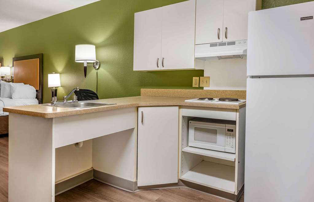 Extended Stay America Suites Los Angeles Torrance Blvd - photo 34