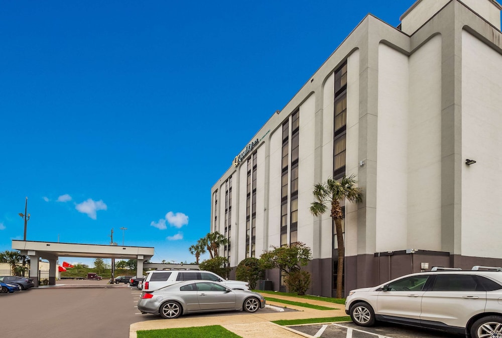 Quality Inn Houston East I 10 - photo 32