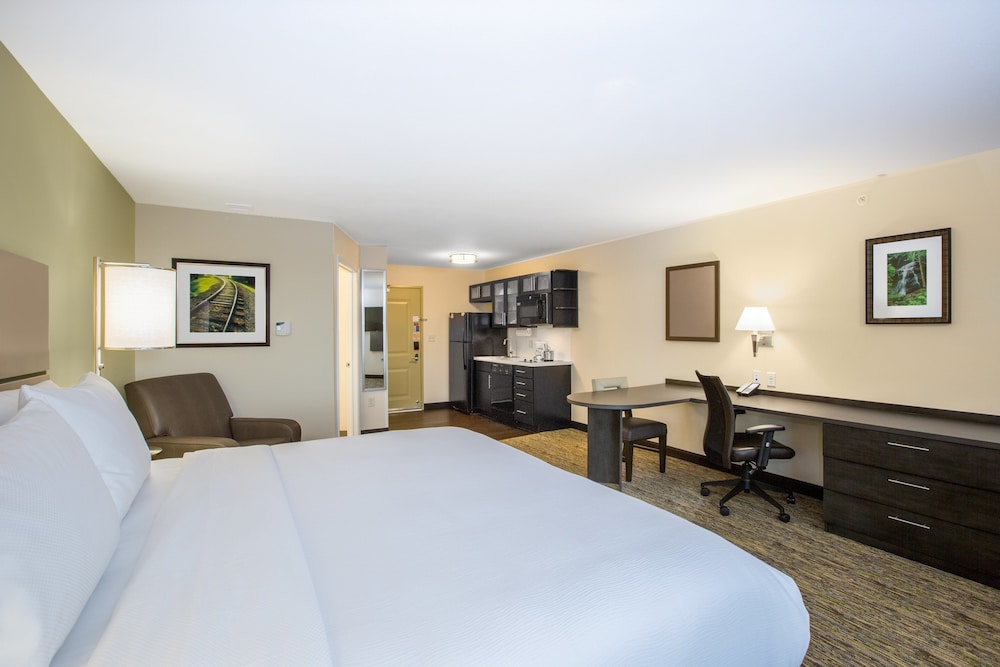Candlewood Suites Omaha Millard Area by IHG - photo 10
