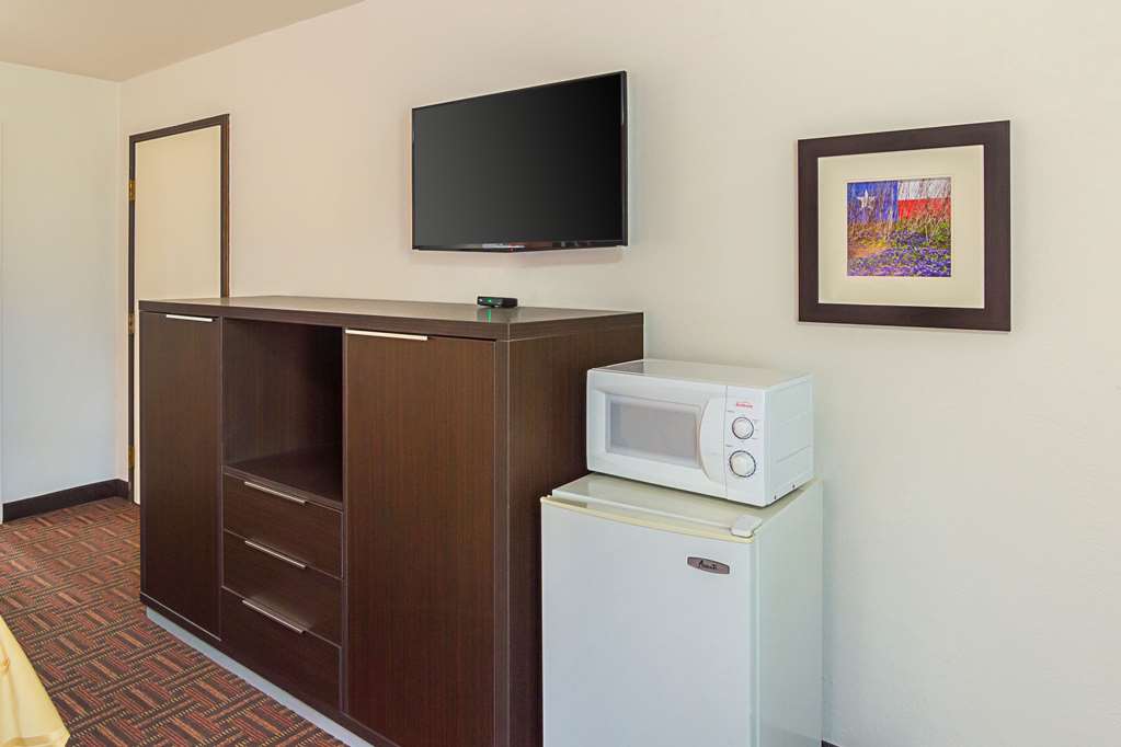 Quality Inn Amarillo East - photo 11