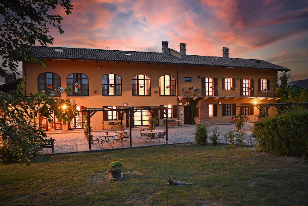 La Cà dOlga — 4-Star Luxury Hotel in La Morra, Italy